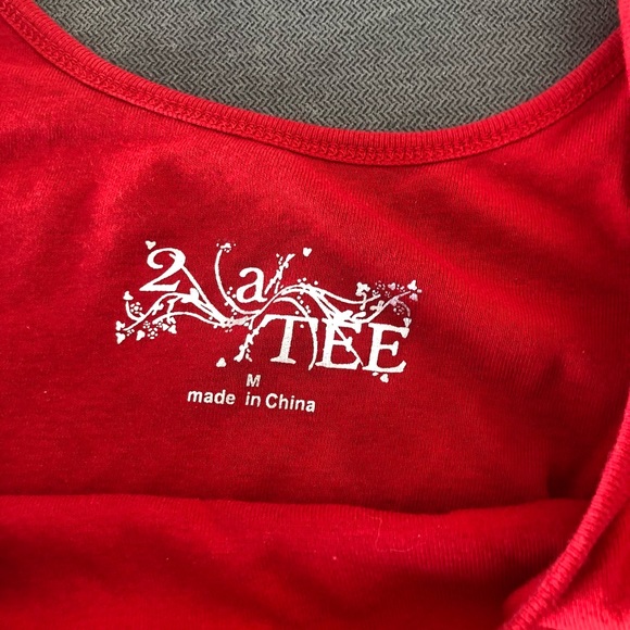 2 a Tee red sleeveless tank top - Picture 5 of 7